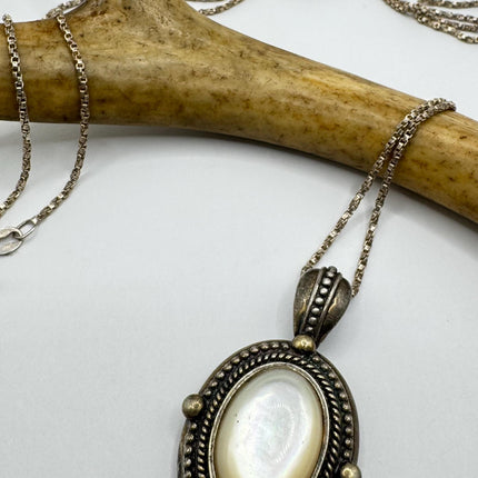 Vintage Mother Of Pearl Necklace
