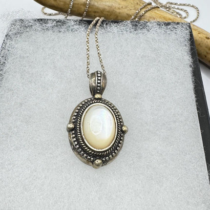 Vintage Mother Of Pearl Necklace