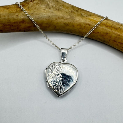 Vintage Silver Photo Locket | Heart Pendant Charm Necklace | Delicate 925 Sterling Silver Chain | Small Photo Memory Necklace