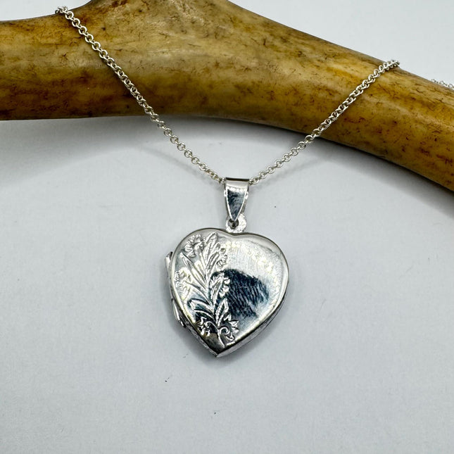 Vintage Silver Photo Locket | Heart Pendant Charm Necklace | Delicate 925 Sterling Silver Chain | Small Photo Memory Necklace