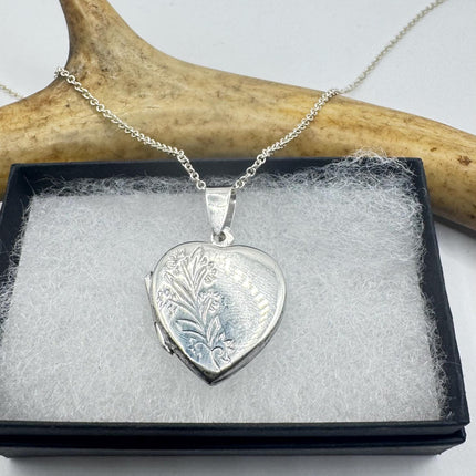 Vintage Silver Photo Locket | Heart Pendant Charm Necklace | Delicate 925 Sterling Silver Chain | Small Photo Memory Necklace