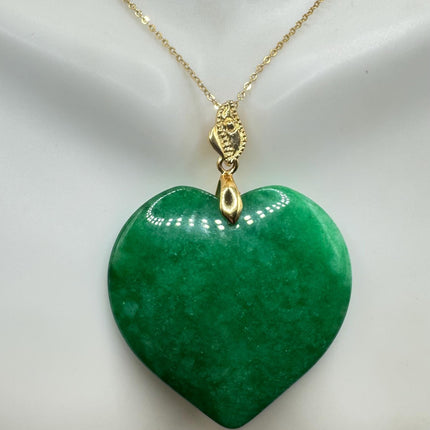 Vintage Large Green Jade Heart Shaped Pendant Necklace Golden 925 Sterling Silver Chain