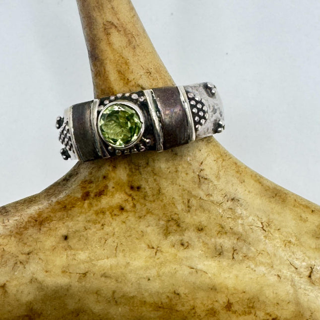 Vintage Green Peridot Ring | Peridot August Birthstone Stacking Eternity Promise Engagement 925 Sterling Silver | Size 7 | Elijah Collection