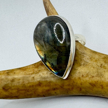 Vintage Chunky Rainbow Labradorite Cocktail Ring - Statement Band