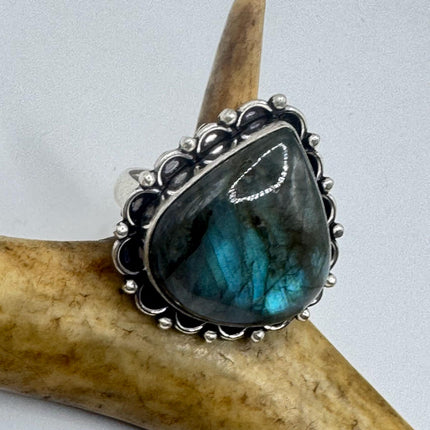 Vintage Chunky Rainbow Labradorite Cocktail Ring - Statement Band