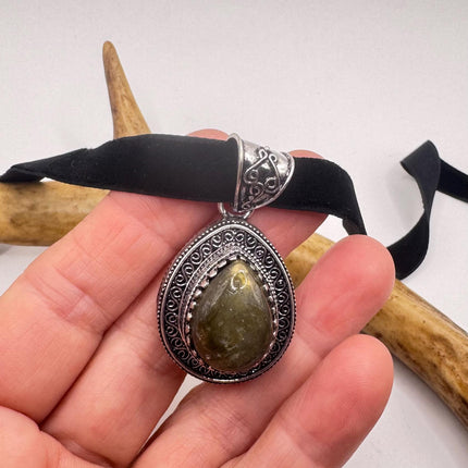 Vintage Silver Bronze Rainbow Labradorite Black Velvet Choker Pendant Necklace