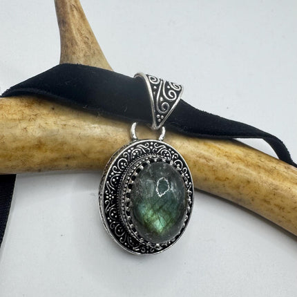 Vintage Silver Bronze Rainbow Labradorite Black Velvet Choker Pendant Necklace