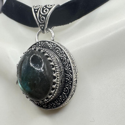 Vintage Silver Bronze Rainbow Labradorite Black Velvet Choker Pendant Necklace