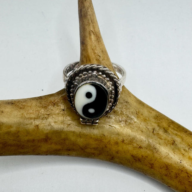 Vintage Ying Yang Silver Boho Cocktail Ring 925 Sterling Antique Wedding Engagement Band | Elijah collection