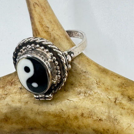 Vintage Ying Yang Silver Boho Cocktail Ring 925 Sterling Antique Wedding Engagement Band | Elijah collection