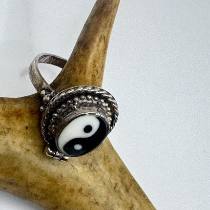 Vintage Ying Yang Silver Boho Cocktail Ring 925 Sterling Antique Wedding Engagement Band | Elijah collection