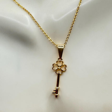 Vintage Gold Key Pendant Necklace | 9k Gold Filled Star Statement Charm Necklace