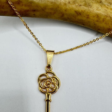 Vintage Gold Key Pendant Necklace | 9k Gold Filled Star Statement Charm Necklace