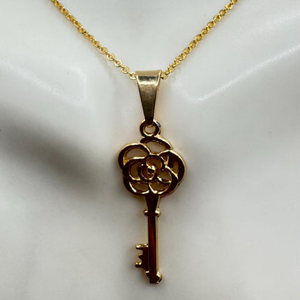 Vintage Gold Key Pendant Necklace | 9k Gold Filled Star Statement Charm Necklace
