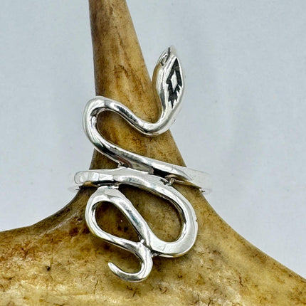 Vintage Tiny Silver Snake Ring | Serpent Wedding Cocktail Ring | 925 Sterling Silver - Unique Treasure