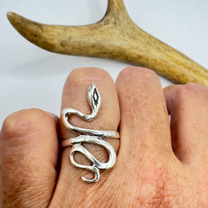 Vintage Tiny Silver Snake Ring | Serpent Wedding Cocktail Ring | 925 Sterling Silver - Unique Treasure