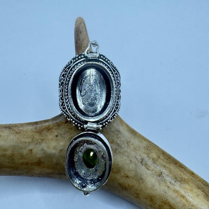 Vintage Silver Bronze Poison Ring | Retro Green Peridot Unique Gift Statement Ring