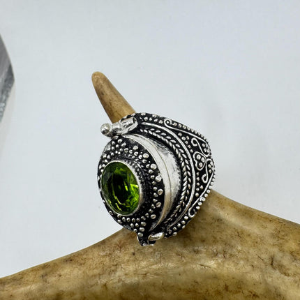 Vintage Silver Bronze Poison Ring | Retro Green Peridot Unique Gift Statement Ring