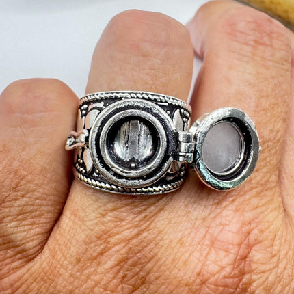 Vintage Silver Bronze Poison Ring | Retro Rose Quartz | Unique Gift Statement Ring