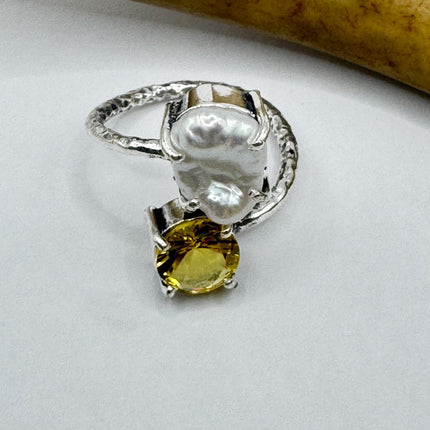Vintage Pearl and Green Peridot Cocktail Ring – Size adjustable 5-9 Silver Bronze Setting