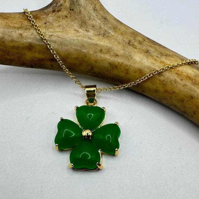 Vintage Green Jade Good Luck Clover Pendant Necklace