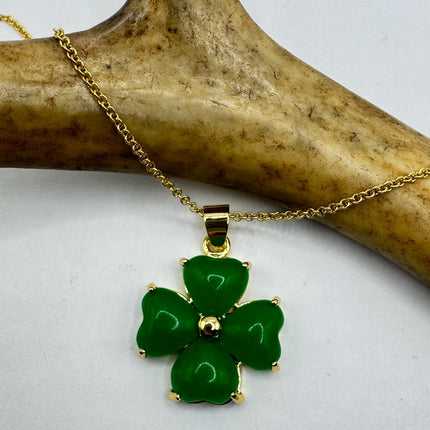 Vintage Green Jade Good Luck Clover Pendant Necklace