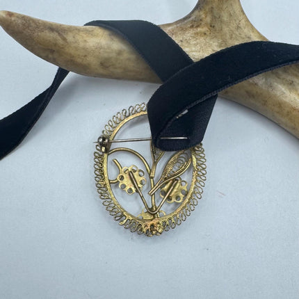 Vintage Green Jade Brooch Pin: 12K Gold Filled Velvet Choker