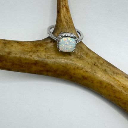 Vintage White Fire Opal 925 Sterling Silver Ring