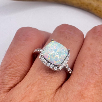 Vintage White Fire Opal 925 Sterling Silver Ring
