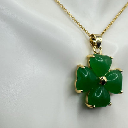 Vintage Green Jade Good Luck Clover Pendant Necklace