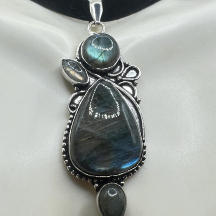 Vintage Green Labradorite Necklace - Bronze and Silver Finish - Velvet Ribbon Choker