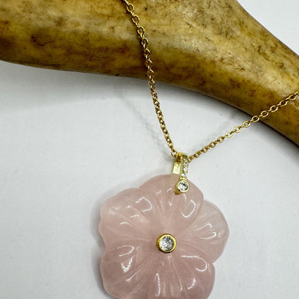 Vintage Rose Quartz Crystal Flower Necklace Gold Filled