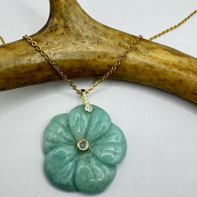 Vintage Green Aventurine Jade Crystal Flower Necklace Gold Filled
