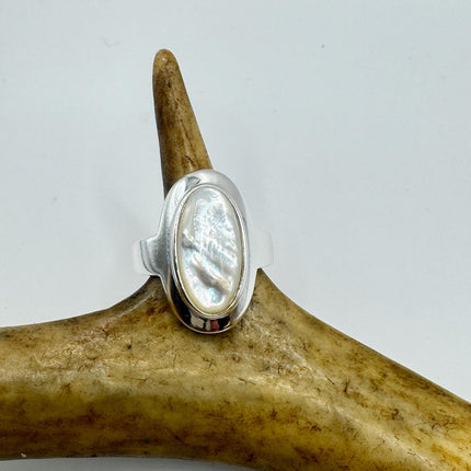 Vintage White Mother of Pearl Ring - 925 Sterling Silver - Engagement Wedding Band