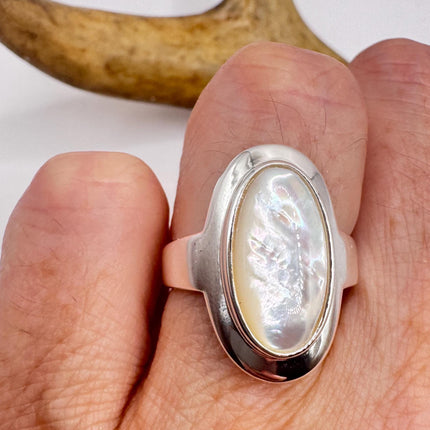 Vintage White Mother of Pearl Ring - 925 Sterling Silver - Engagement Wedding Band