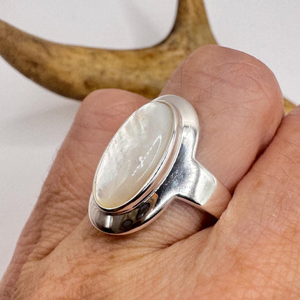 Vintage White Mother of Pearl Ring - 925 Sterling Silver - Engagement Wedding Band