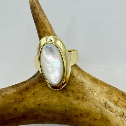 Vintage White Mother of Pearl Ring - Gold 925 Sterling Silver - Engagement Wedding Band