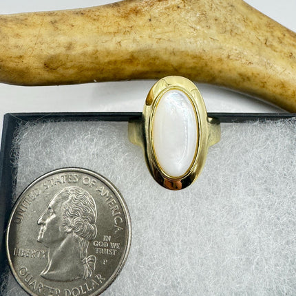 Vintage White Mother of Pearl Ring - Gold 925 Sterling Silver - Engagement Wedding Band