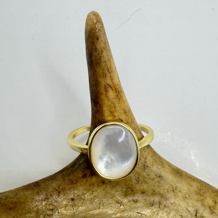 Vintage White Mother of Pearl Ring - Gold 925 Sterling Silver - Engagement Wedding Band