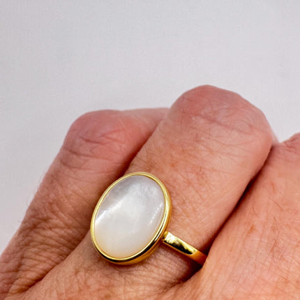 Vintage White Mother of Pearl Ring - Gold 925 Sterling Silver - Engagement Wedding Band