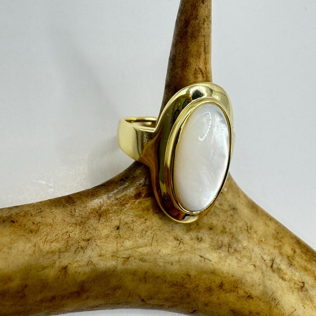 Vintage White Mother of Pearl Ring - Gold 925 Sterling Silver - Engagement Wedding Band