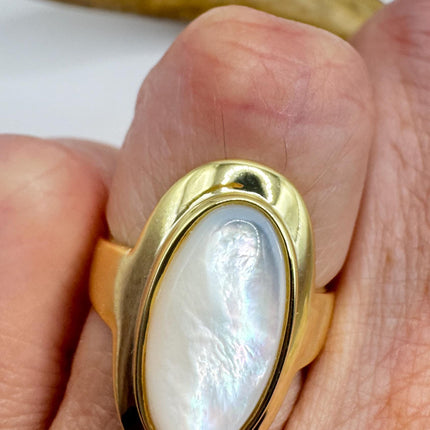 Vintage White Mother of Pearl Ring - Gold 925 Sterling Silver - Engagement Wedding Band