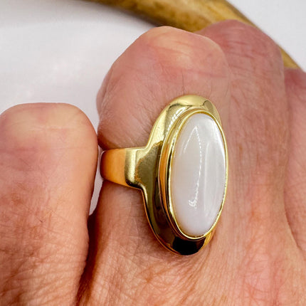 Vintage White Mother of Pearl Ring - Gold 925 Sterling Silver - Engagement Wedding Band