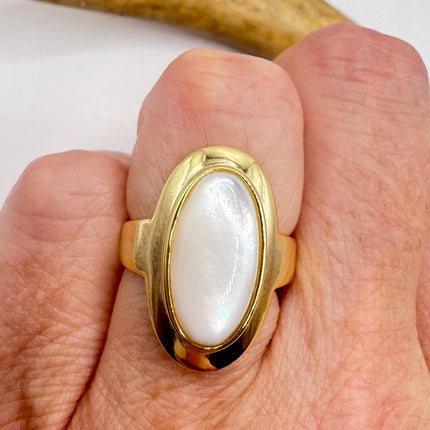 Vintage White Mother of Pearl Ring - Gold 925 Sterling Silver - Engagement Wedding Band