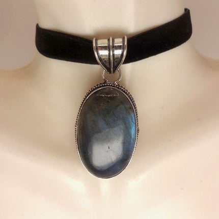 Vintage White Bronze Rainbow Labradorite Black Velvet Choker Pendant Necklace
