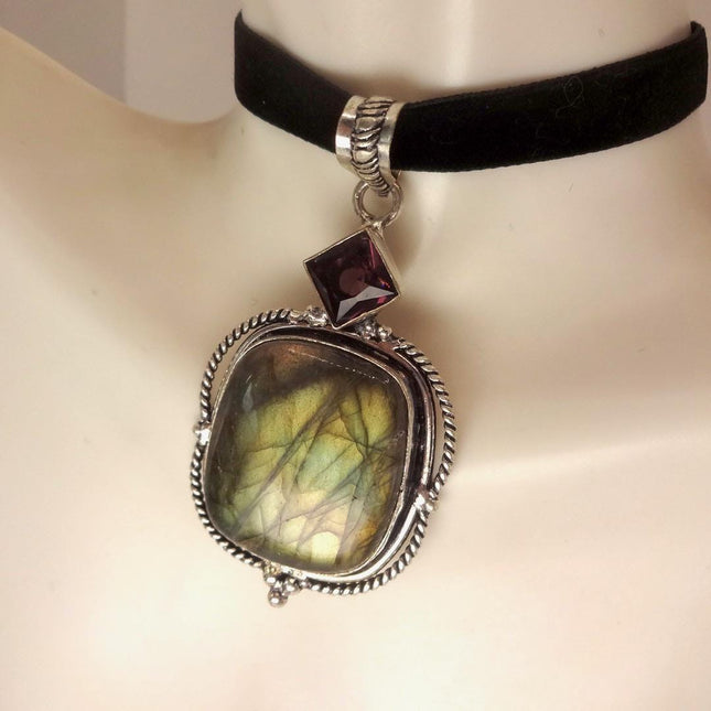 Vintage White Bronze Rainbow Labradorite Black Velvet Choker Pendant Necklace