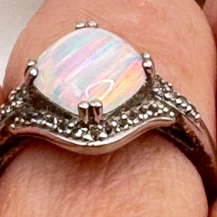 Vintage White Fire Opal 925 Sterling Silver Ring