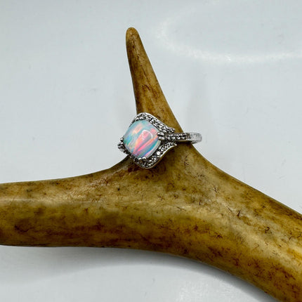Vintage White Fire Opal 925 Sterling Silver Ring