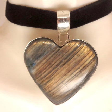 Vintage White Bronze Heart Rainbow Labradorite Black Velvet Choker Pendant Necklace