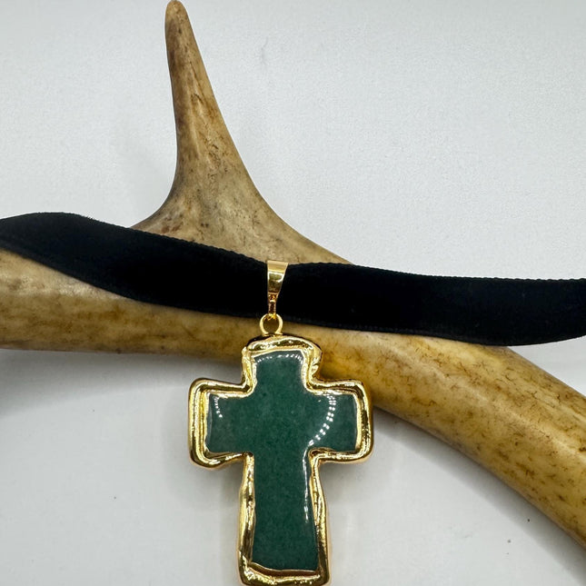 Vintage Green Nephrite Jade Cross Choker Pendant Necklace - Golden Bronze